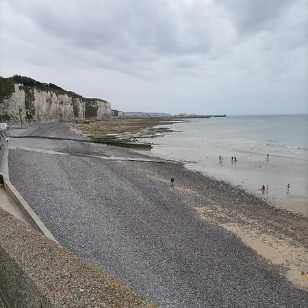 Holiday home Agreable Maison 3* En Bord De