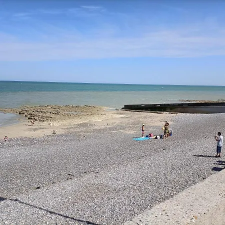 Holiday home Agreable Maison 3* En Bord De *